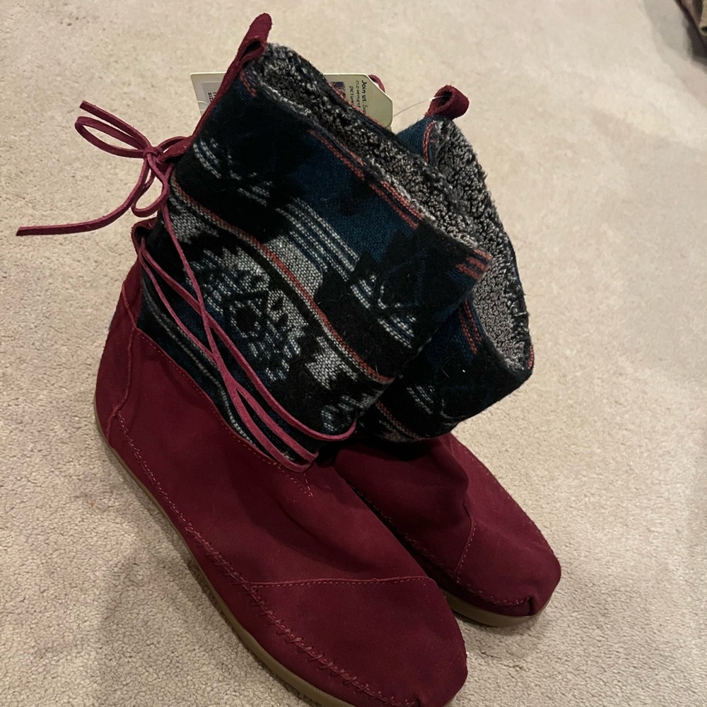 Toms women's Nepal boots - size 12